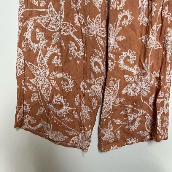 Minkpink Revolve Nusa Dua Off Shoulder Jumpsuit Paisley Print women’s size M - Picture 9 of 14